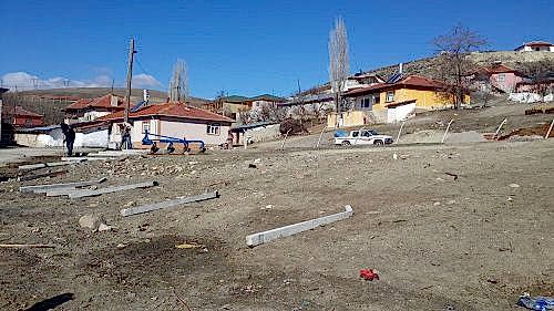 Kürşat Tel Örgü Beton Direk Dikme İşi Bezirhane Mahallesi 